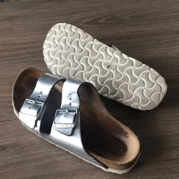 🔥🔥🔥Birkenstock Arizona women’s size 7🔥🔥🔥 - Picture 4 of 6